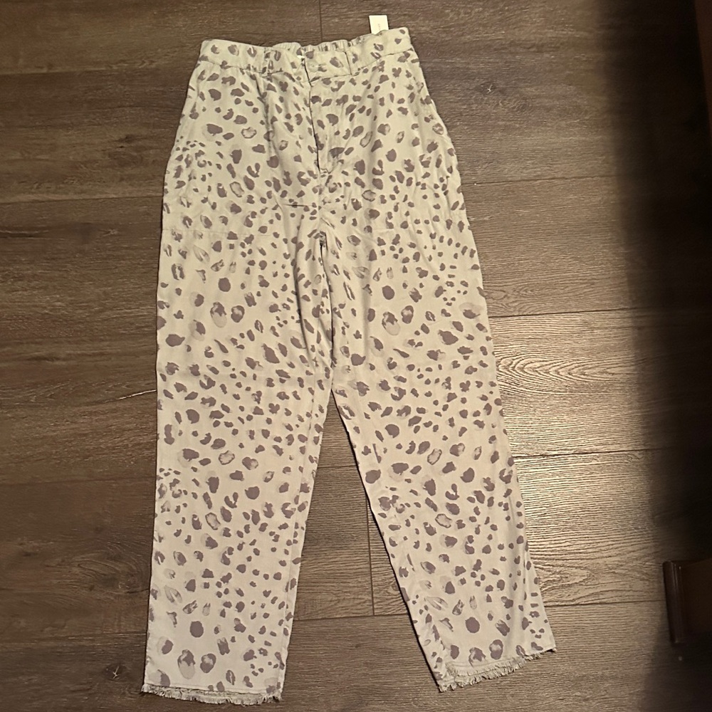 Cloth & Stone Leopard Print Pants - light Green and brown